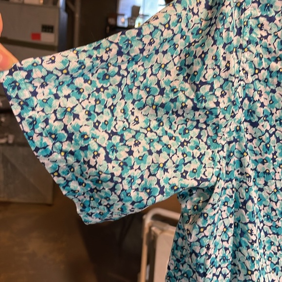 L.L.Bean Cotton Floral Top - Picture 4 of 9